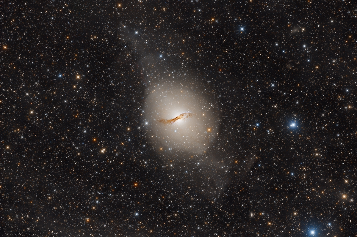 Centaurus A with and without continuum subtracted HaOIII